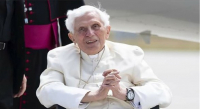 A4 Benoit XVI .jpg